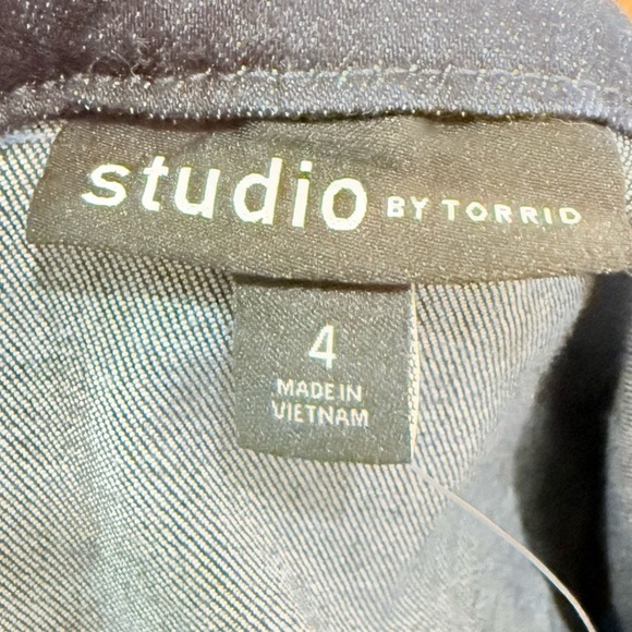 Torrid Cropped Denim Corset Top 4X - Picture 10 of 13